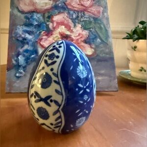 Vintage blue and white Chinoiserie egg